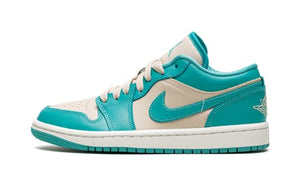 Nike Women's Air Jordan 1 Low UNC Basketball Shoe, Sanddrift/Washed Teal Sail, 8