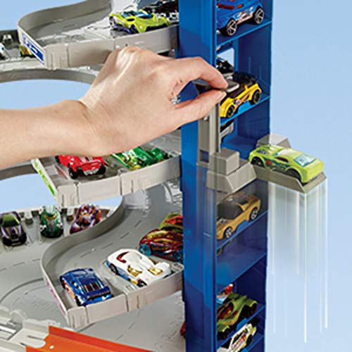 Hot Wheels Track Set with 4 1:64 Scale Toy Cars, Over 3-Feet Tall Garage with Motorized Gorilla, Storage for 140 Cars, Super Ultimate Garage 