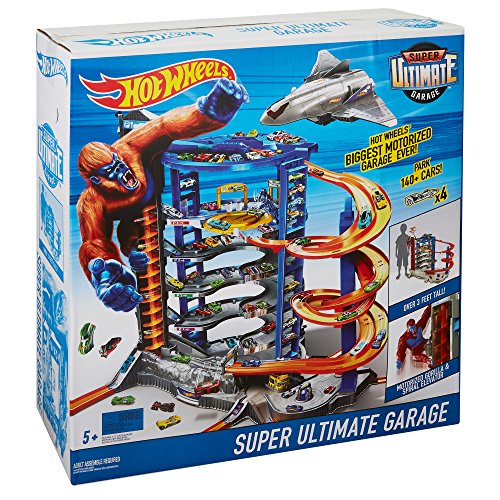 Hot Wheels Track Set with 4 1:64 Scale Toy Cars, Over 3-Feet Tall Garage with Motorized Gorilla, Storage for 140 Cars, Super Ultimate Garage 